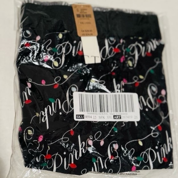 VS PINK NWT Holiday Pajama Set Tank Top & Flannel Boxy Shorts - Picture 5 of 12